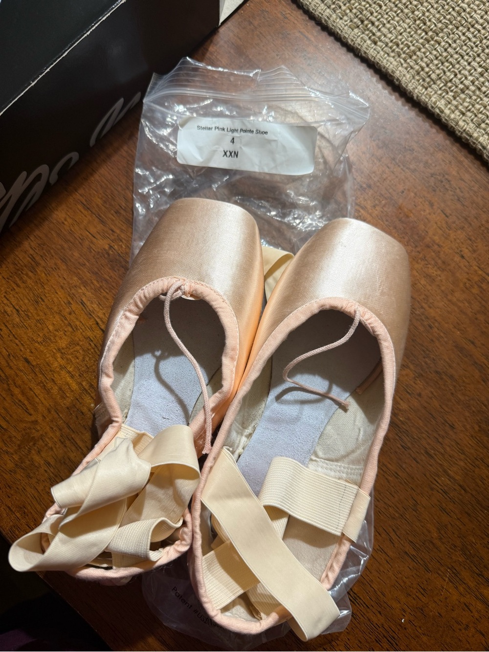 Suffolk Stellar Pointe Shoes 4 XXN Light